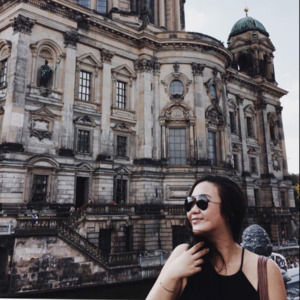 Meet your Posher, Jasmine